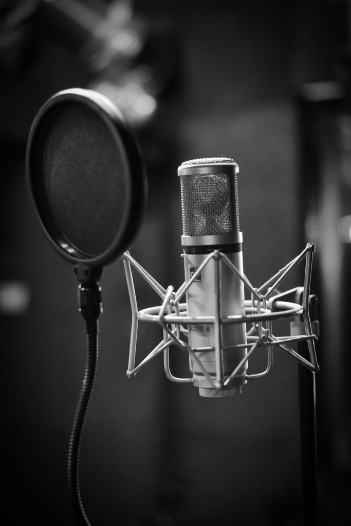 Enregistrer sa voix : des astuces utiles en home-studio
